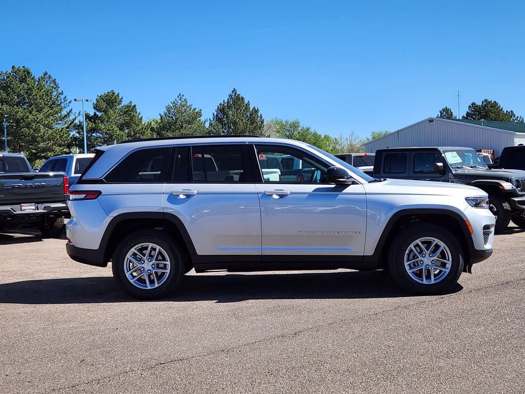 2026 Jeep Grand Cherokee GRAND CHEROKEE LAREDO X 4X4