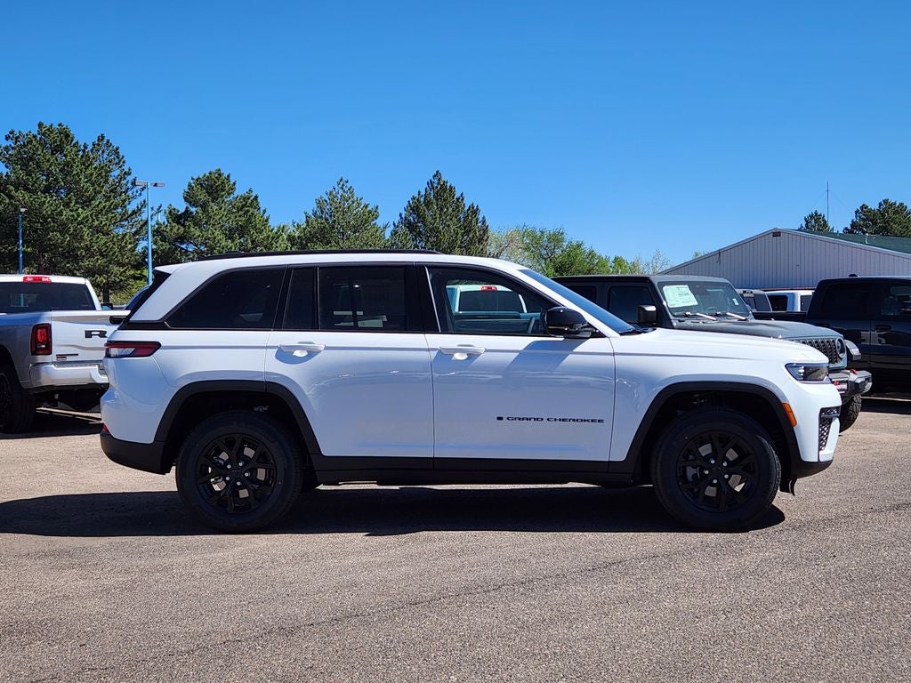 2026 Jeep Grand Cherokee GRAND CHEROKEE LAREDO ALTITUDE 4X4