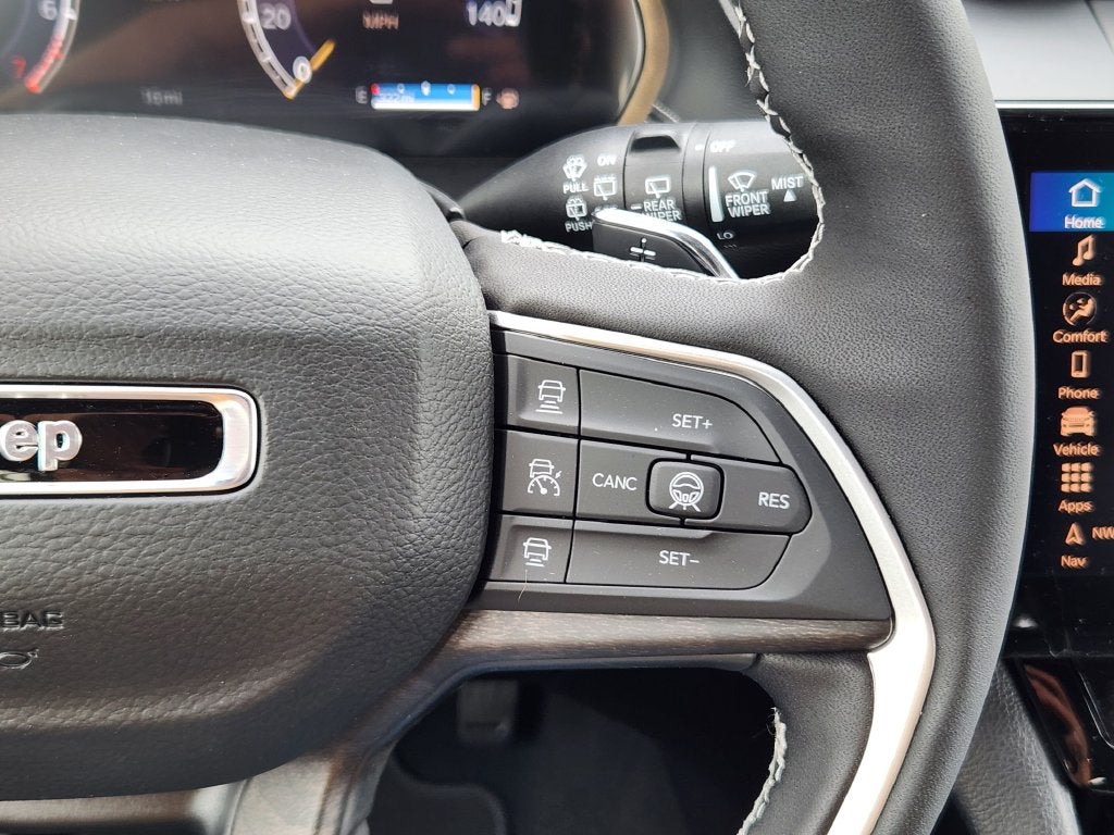 2026 Jeep Grand Cherokee Laredo