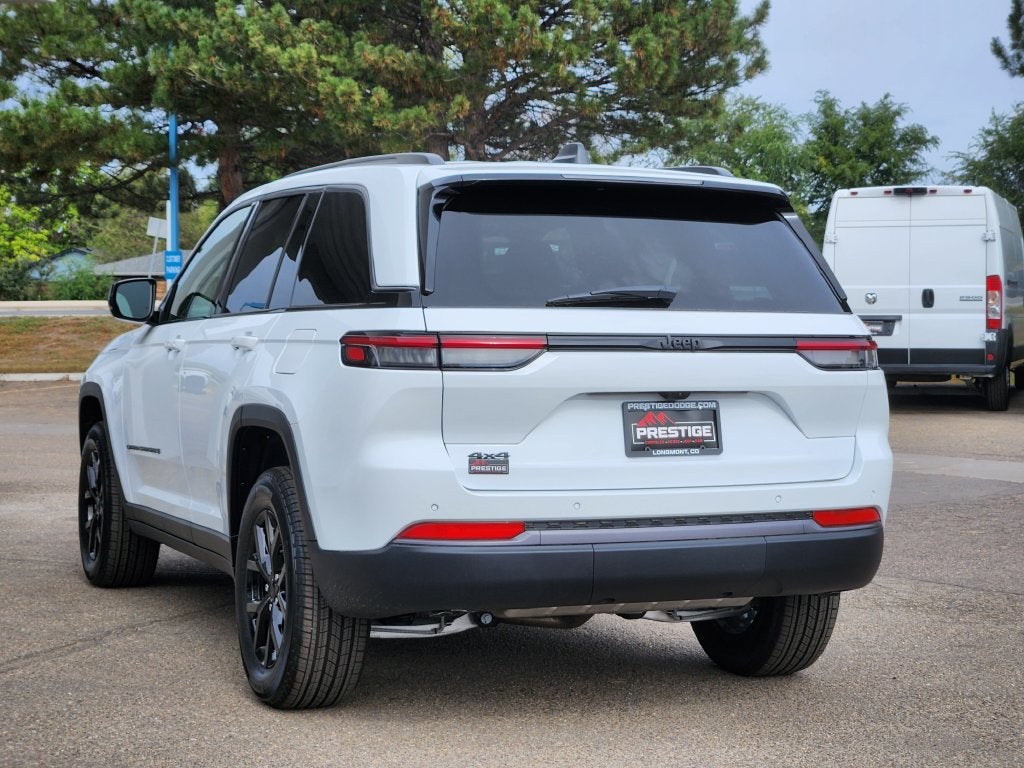 2026 Jeep Grand Cherokee Laredo