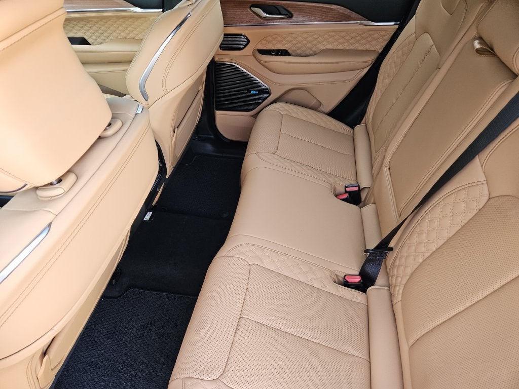 2027 Jeep Grand Cherokee Summit
