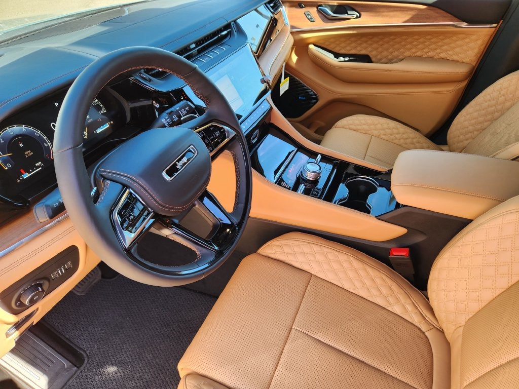 2027 Jeep Grand Cherokee Summit
