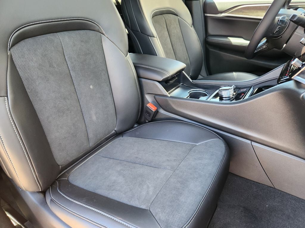 2026 Jeep Grand Cherokee GRAND CHEROKEE L LAREDO ALTITUDE 4X4