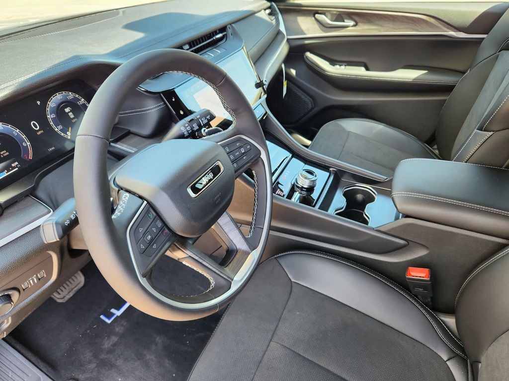 2026 Jeep Grand Cherokee GRAND CHEROKEE L LAREDO ALTITUDE 4X4