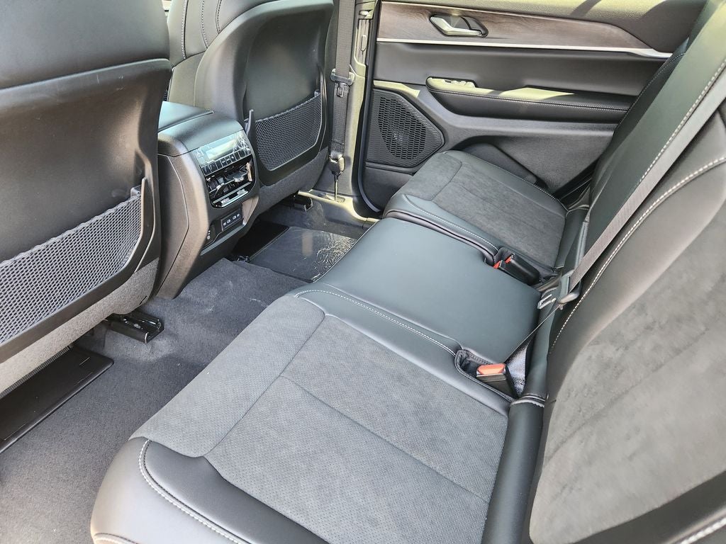 2026 Jeep Grand Cherokee GRAND CHEROKEE L LAREDO ALTITUDE 4X4