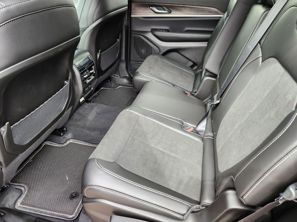 2027 Jeep Grand Cherokee L Laredo