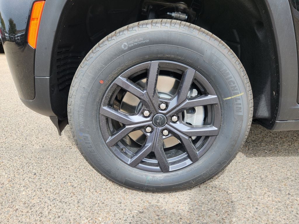 2027 Jeep Grand Cherokee L Laredo