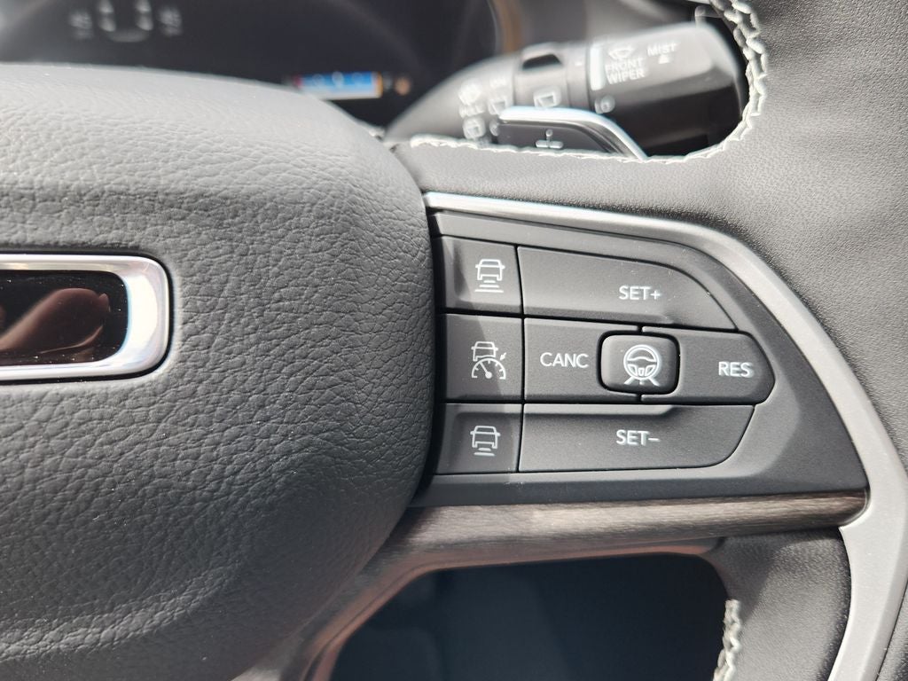 2027 Jeep Grand Cherokee L Laredo