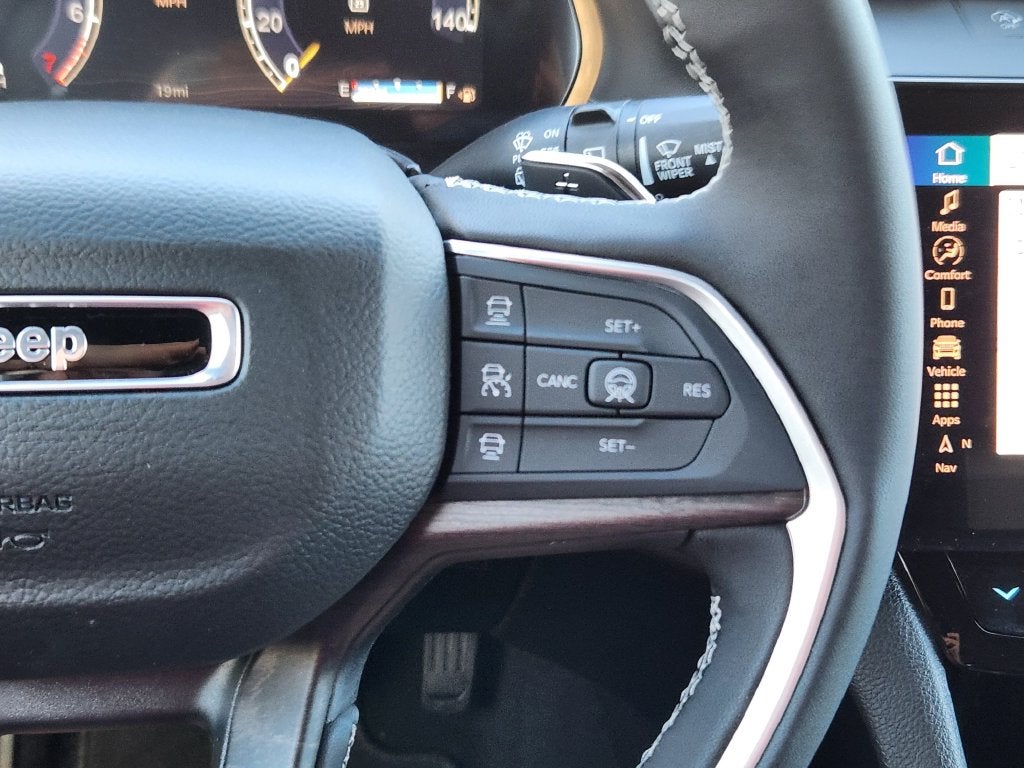 2027 Jeep Grand Cherokee L Laredo