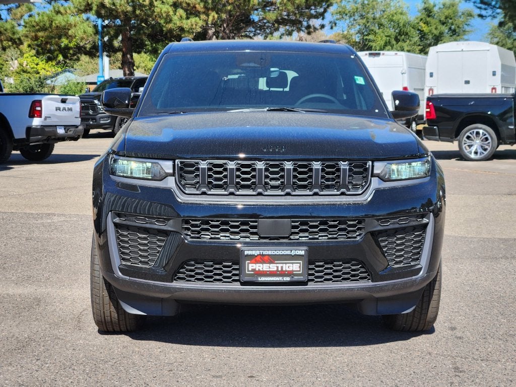 2027 Jeep Grand Cherokee L Laredo