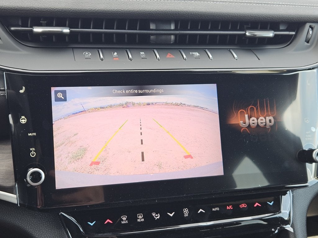 2027 Jeep Grand Cherokee L Laredo