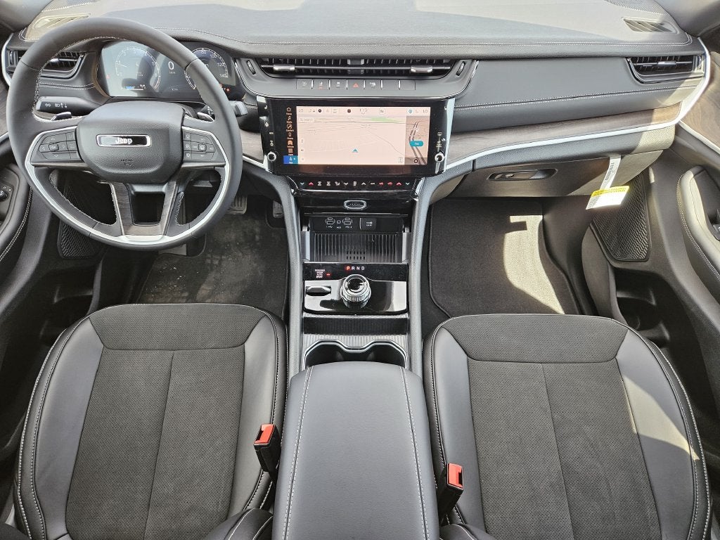 2027 Jeep Grand Cherokee L Laredo