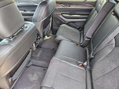 2027 Jeep Grand Cherokee L Laredo