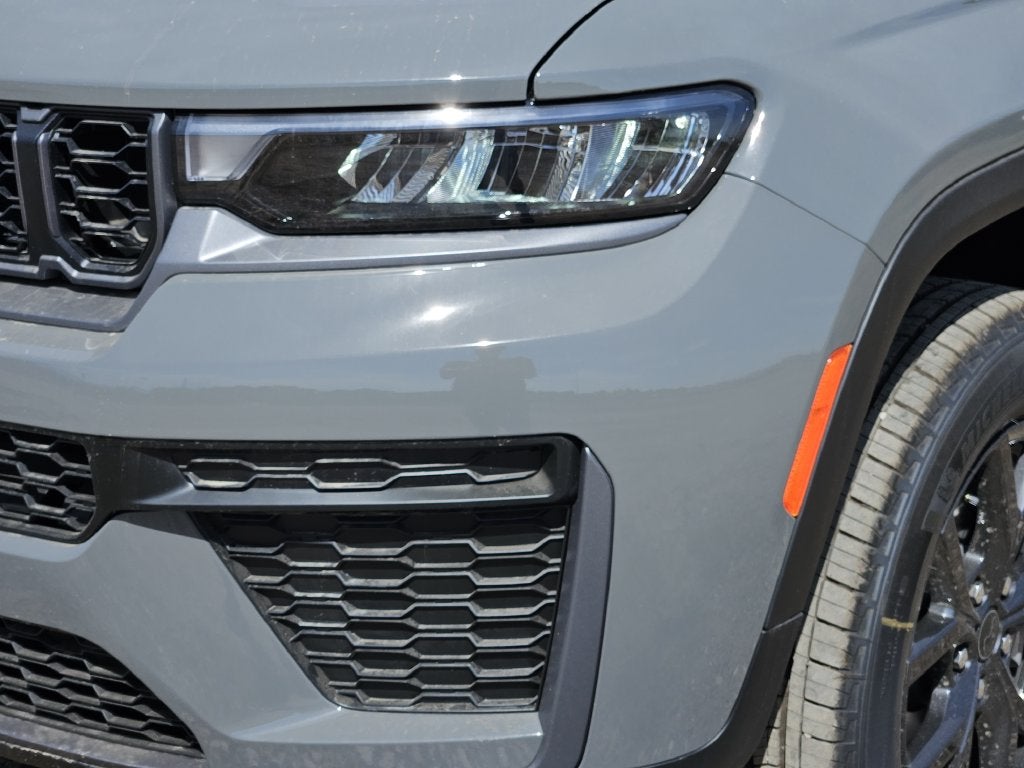 2027 Jeep Grand Cherokee L Laredo