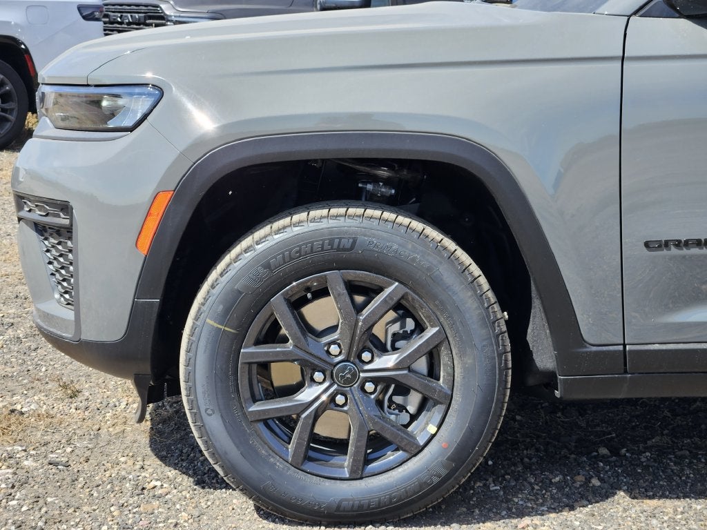 2027 Jeep Grand Cherokee L Laredo