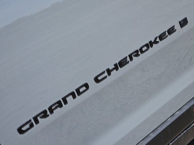 2027 Jeep Grand Cherokee L Laredo