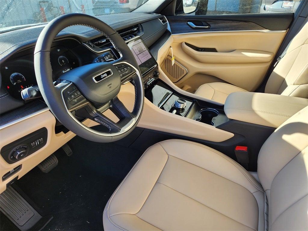 2025 Jeep Grand Cherokee GRAND CHEROKEE L LIMITED 4X4