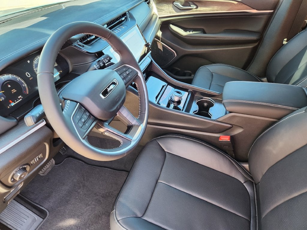 2027 Jeep Grand Cherokee L Limited
