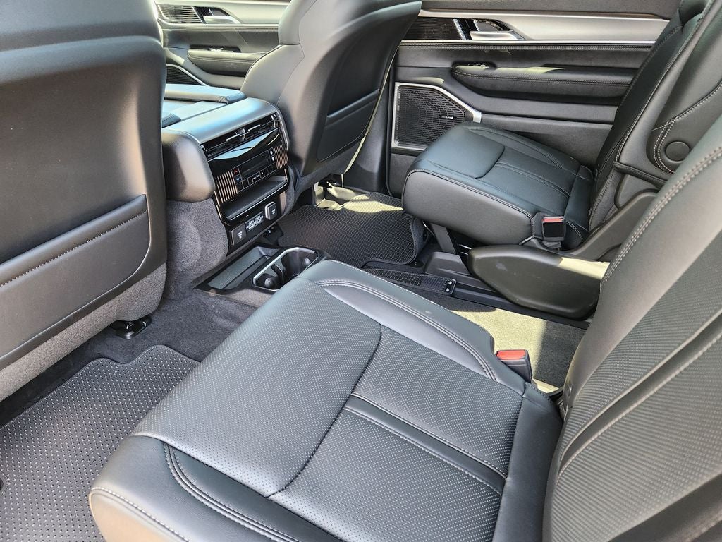 2026 Jeep Grand Wagoneer GRAND WAGONEER UPLAND 4X4