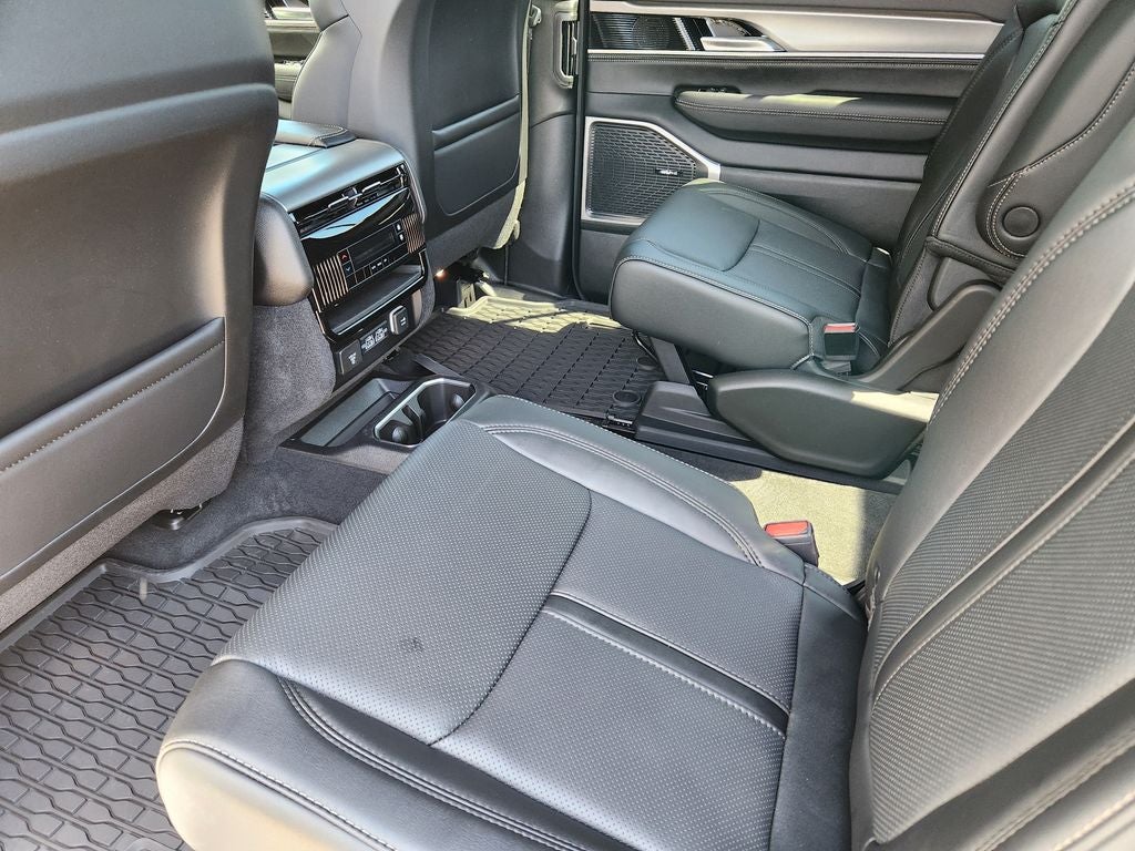 2026 Jeep Grand Wagoneer GRAND WAGONEER UPLAND 4X4