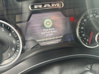 2020 RAM 1500 Laramie Quad Cab 4x4 6'4' Box