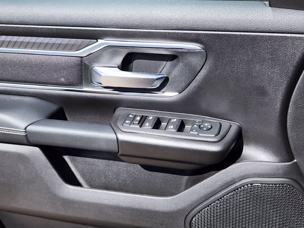 2027 RAM 1500 Big Horn/Lone Star