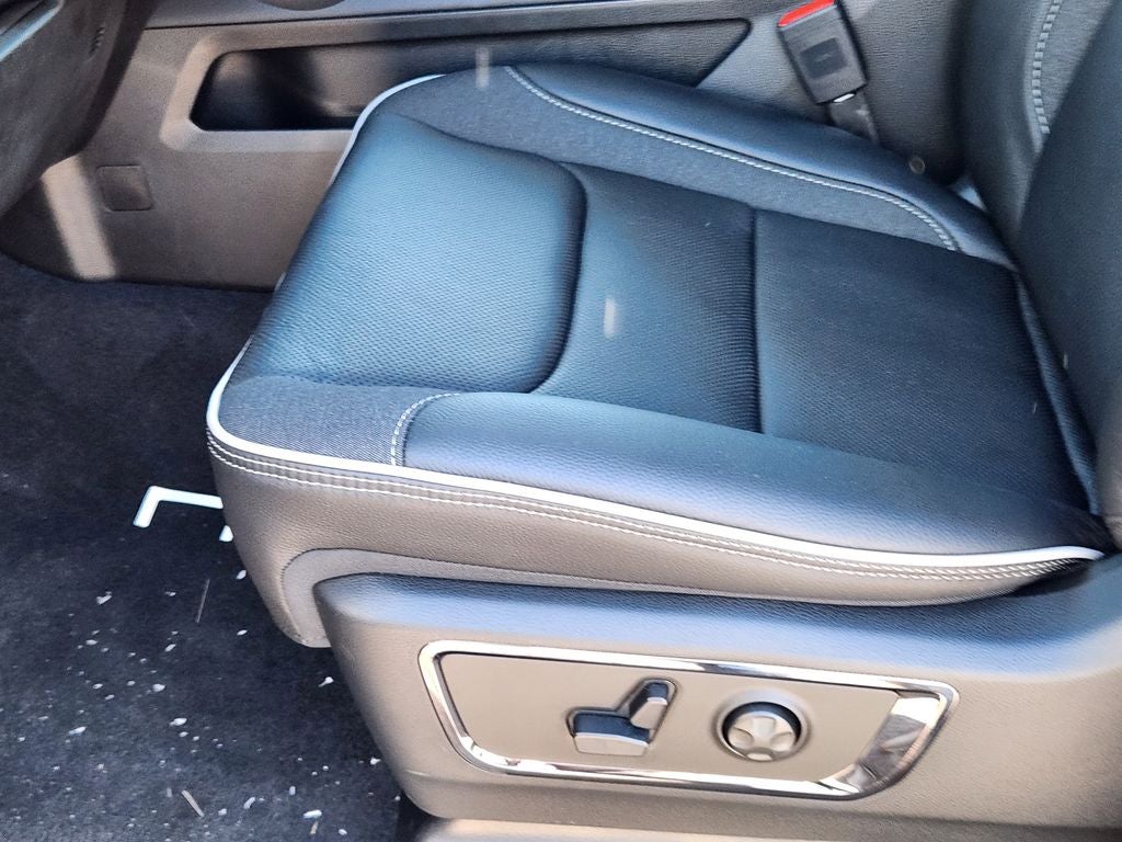 2026 RAM 1500 RAM 1500 LIMITED CREW CAB 4X4 5'7' BOX