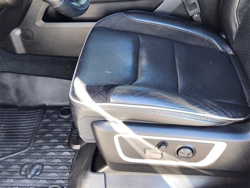 2023 RAM 1500 Laramie Crew Cab 4x4 5'7' Box