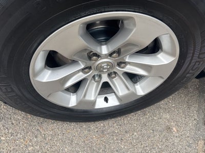 2019 RAM 1500 Laramie Crew Cab 4x4 5'7' Box