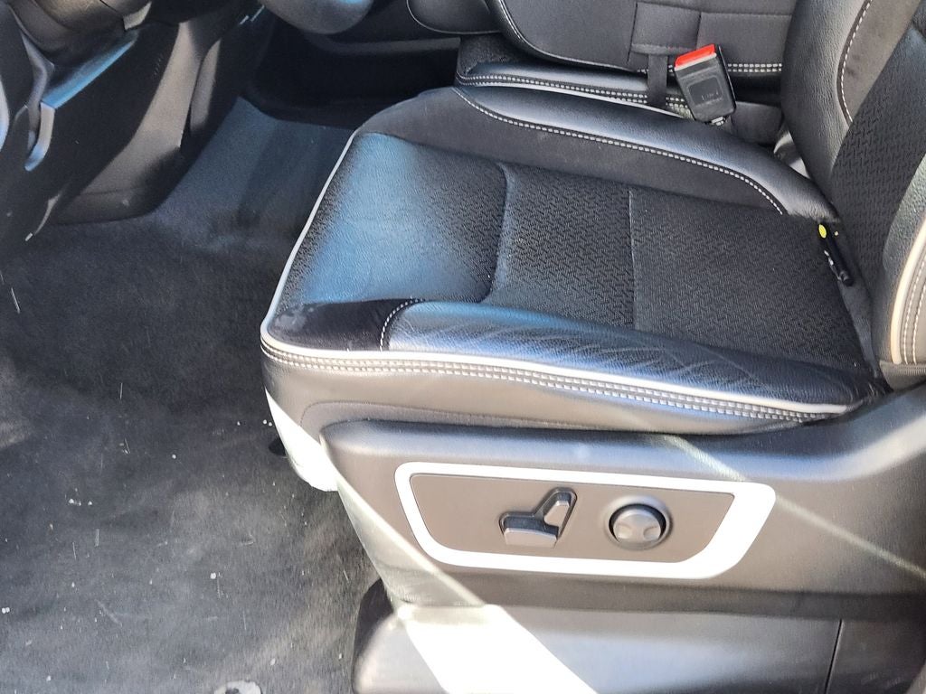 2022 RAM 1500 Laramie Crew Cab 4x4 5'7' Box