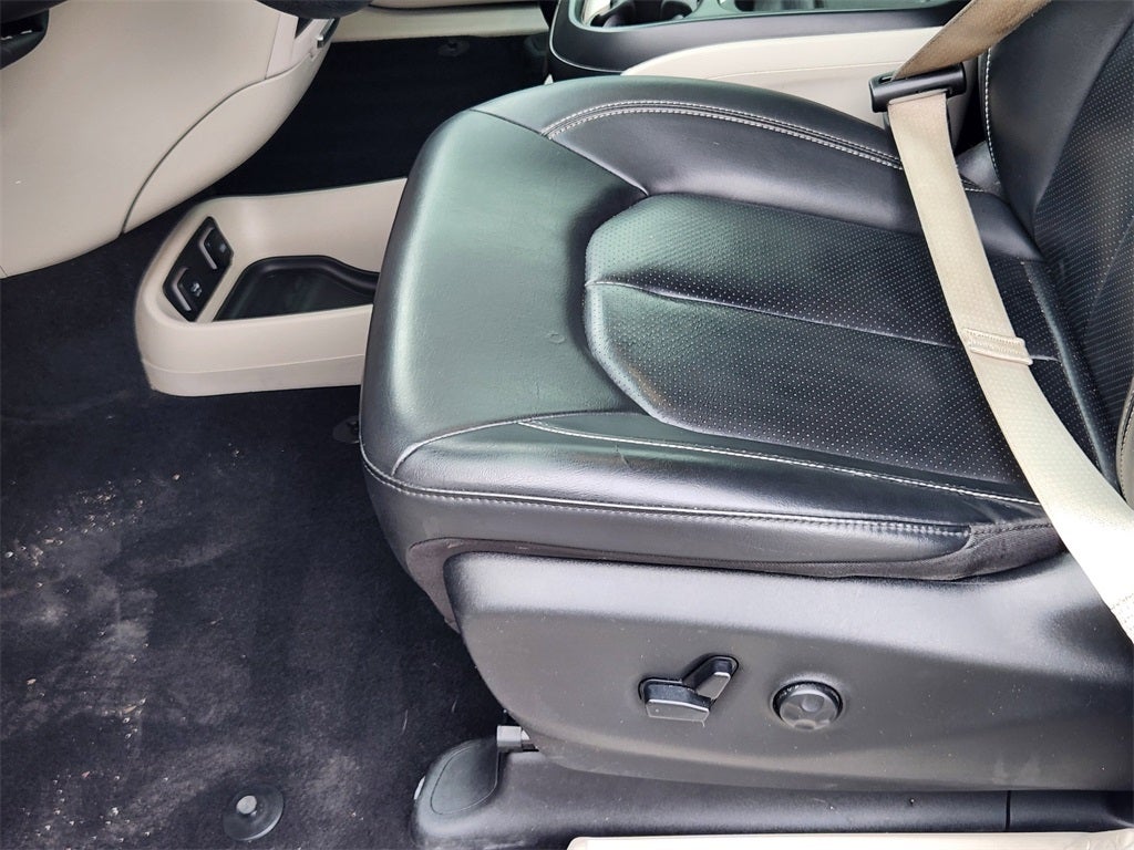 2020 Chrysler Voyager LXI