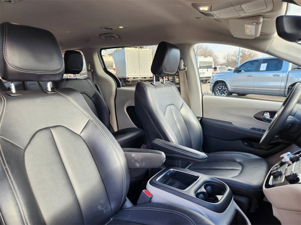 2024 Chrysler Pacifica Hybrid Select