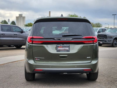 2027 Chrysler Pacifica Select