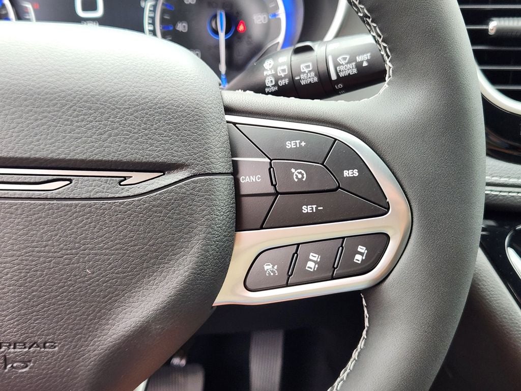 2027 Chrysler Pacifica Select