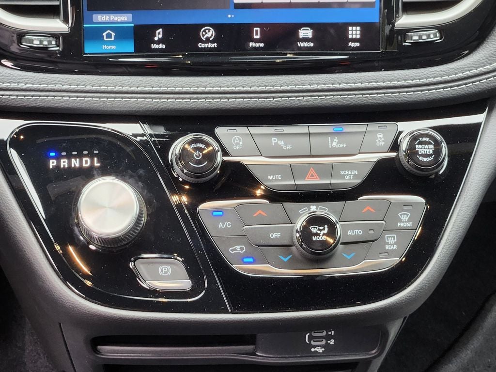 2027 Chrysler Pacifica Select