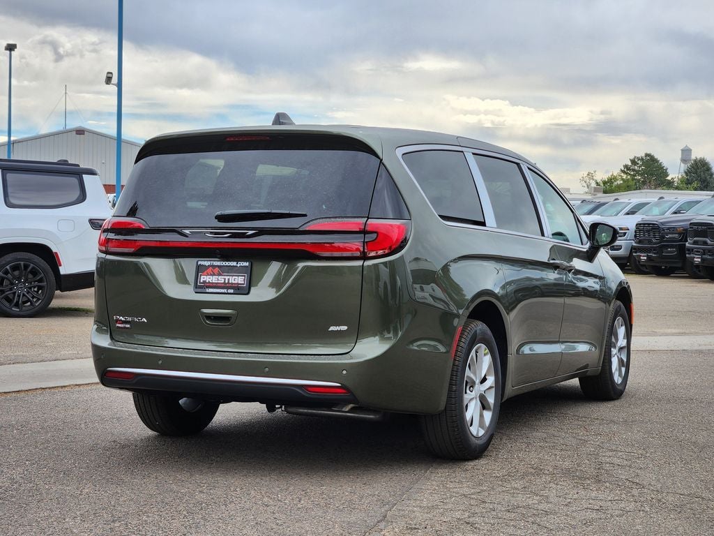 2027 Chrysler Pacifica Select
