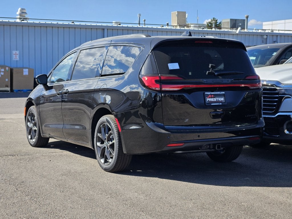 2027 Chrysler Pacifica Limited