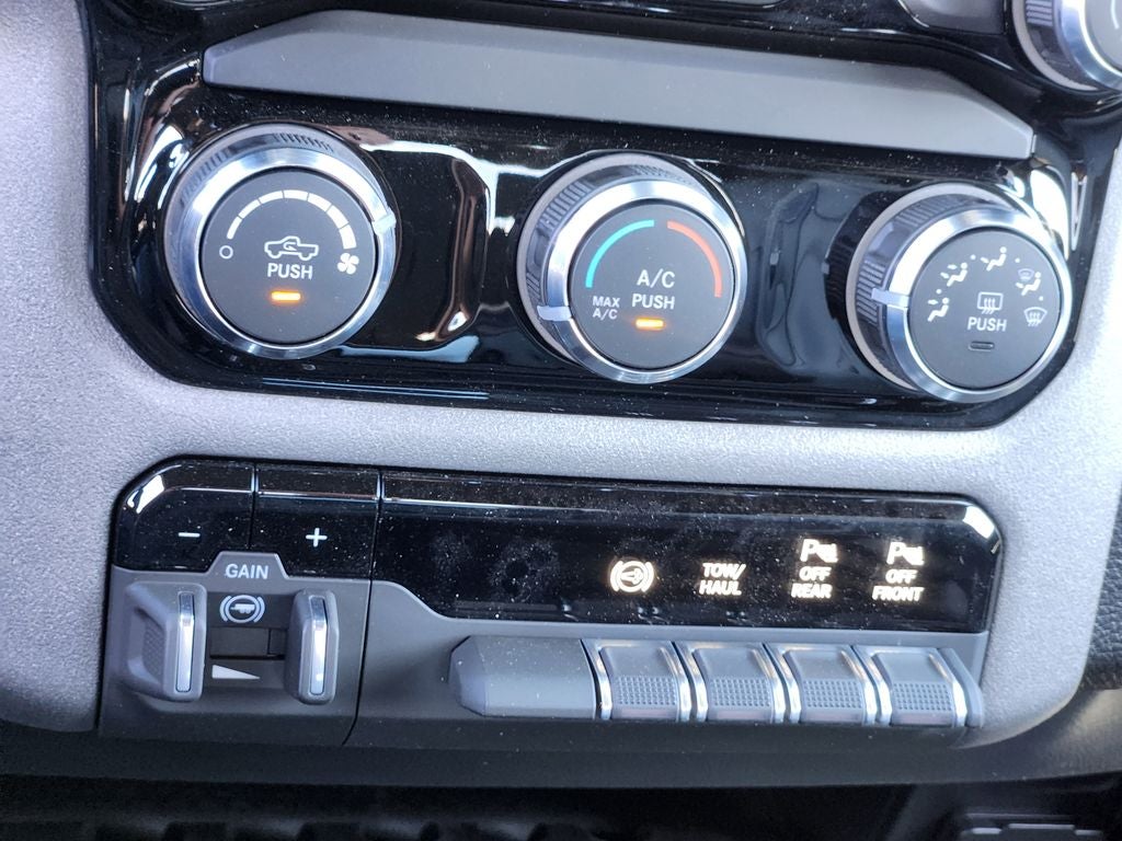 2026 RAM 3500 RAM 3500 TRADESMAN CREW CAB 4X4 8' BOX