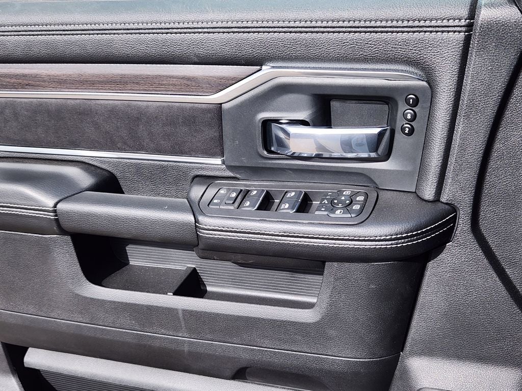 2026 RAM 3500 RAM 3500 LARAMIE CREW CAB 4X4 8' BOX