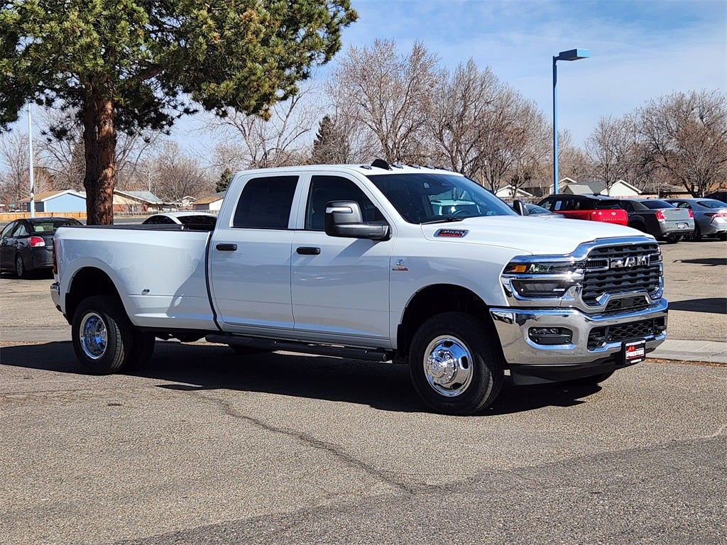 2026 RAM 3500 RAM 3500 TRADESMAN CREW CAB 4X4 8' BOX
