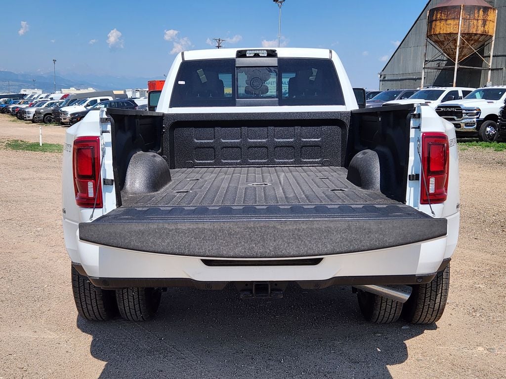 2026 RAM 3500 RAM 3500 LARAMIE CREW CAB 4X4 8' BOX