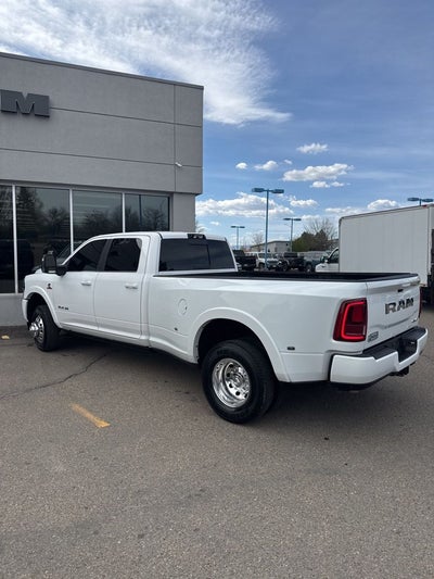 2025 RAM 3500 Limited Longhorn Crew Cab 4x4 8' Box