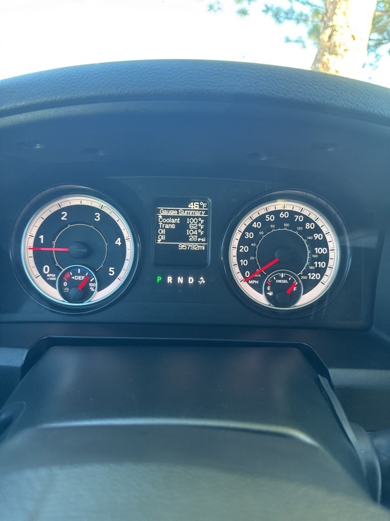 2017 RAM 2500 Tradesman Crew Cab 4x4 6'4' Box