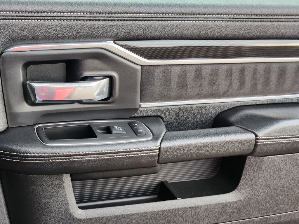 2022 RAM 2500 Laramie Crew Cab 4x4 6'4' Box