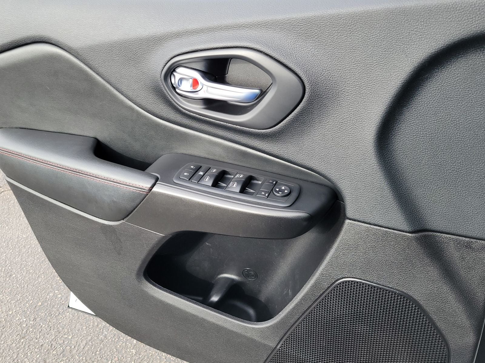 2020 Jeep Cherokee Trailhawk