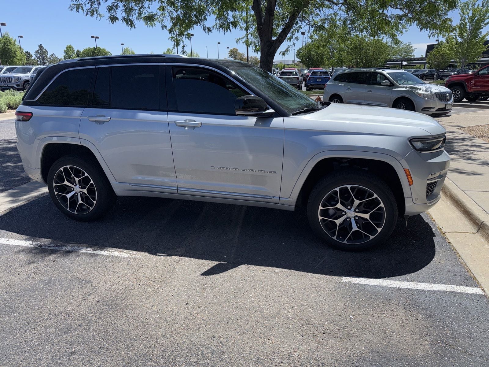 2023 Jeep Grand Cherokee Summit Reserve