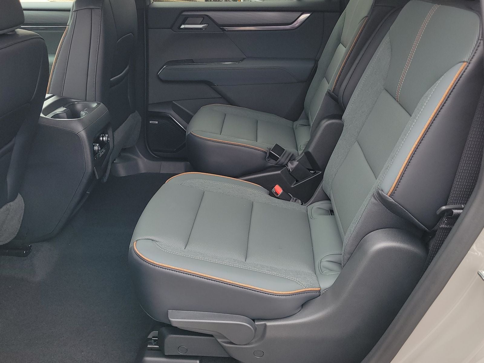 2027 GMC Acadia AT4