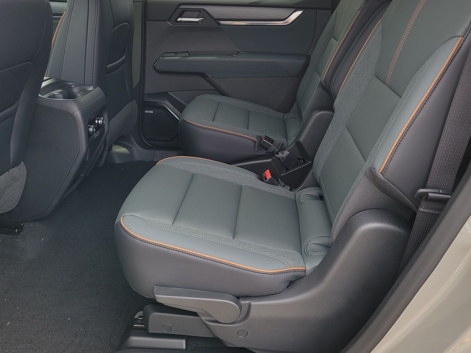 2027 GMC Acadia AT4