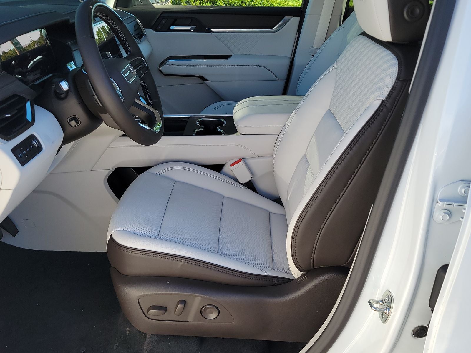 2027 GMC Acadia Denali