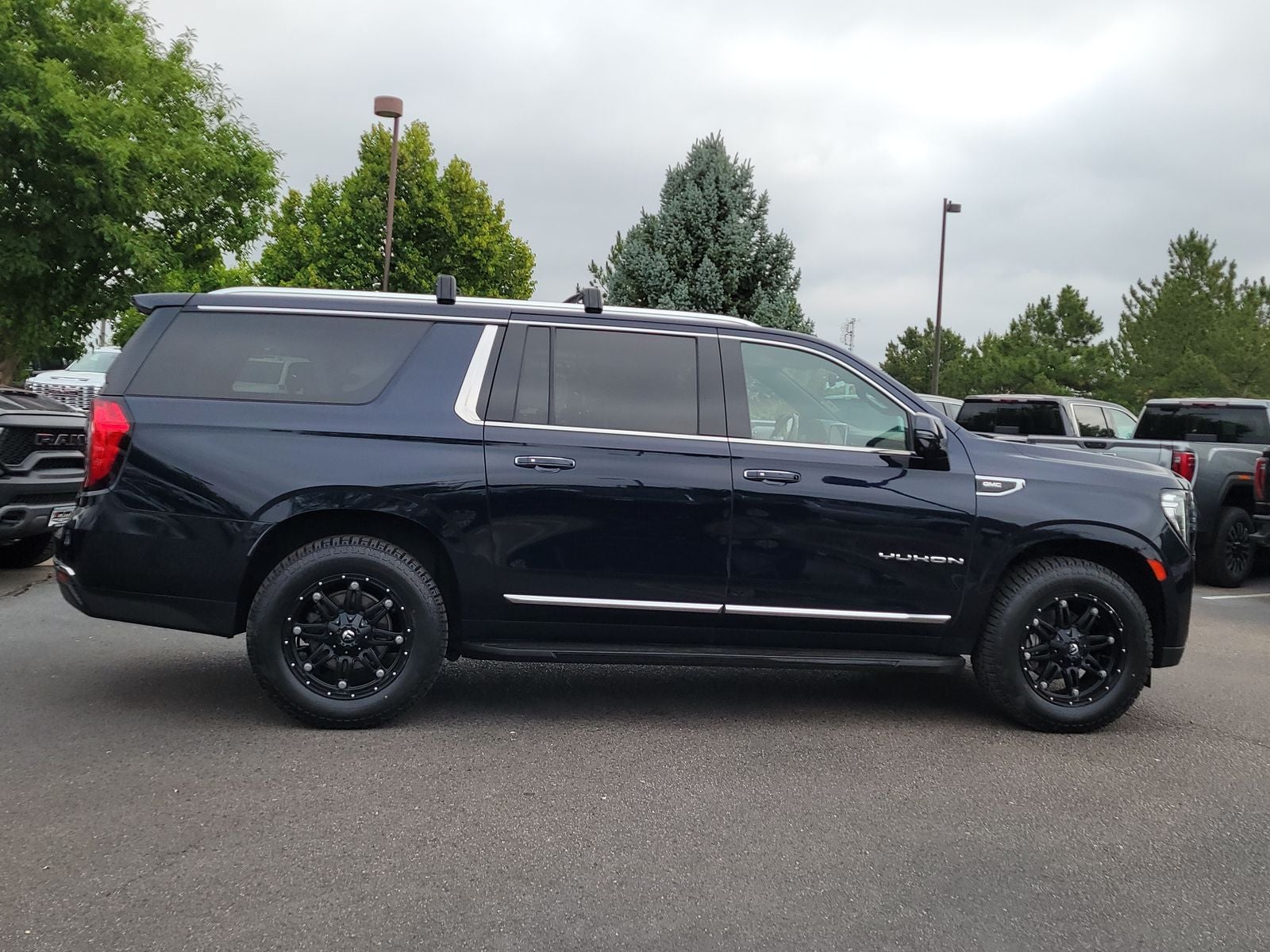 2021 GMC Yukon XL SLT